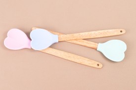 Espatula silicona corazon mango madera (3)8.jpg